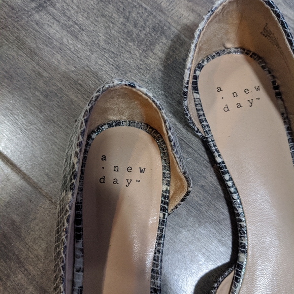 A New Day Snake Skin Flats - Picture 3 of 4